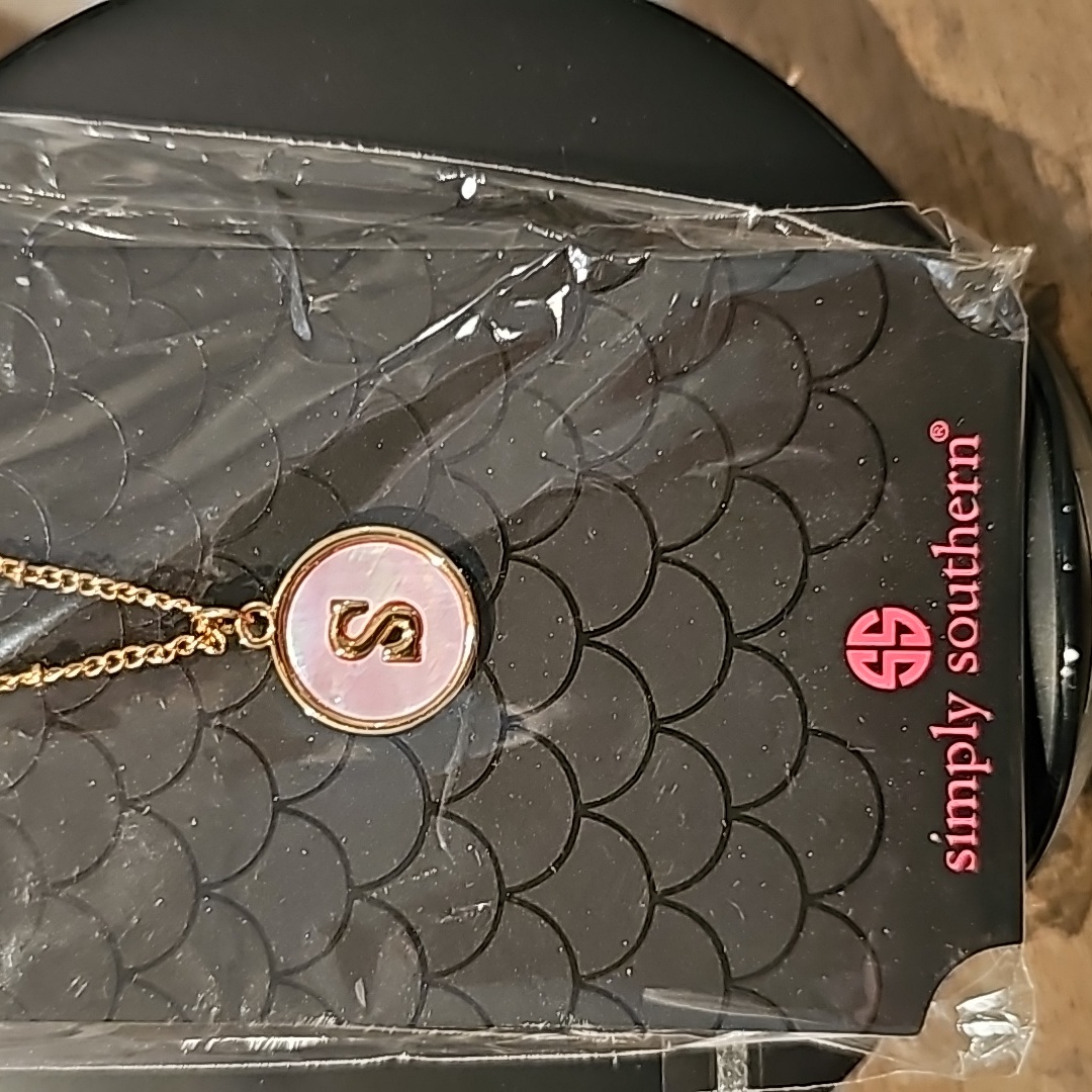 Simply Southern Initial Necklace - S Letter - New In Original Packaging 10$